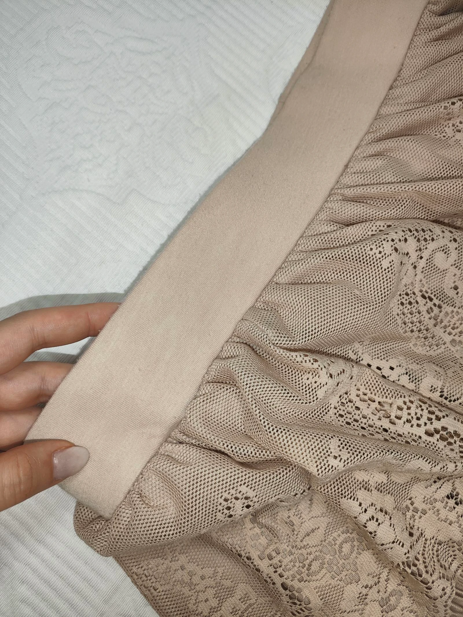 Falda de encaje Sfera beige rosada talla M – photo 6